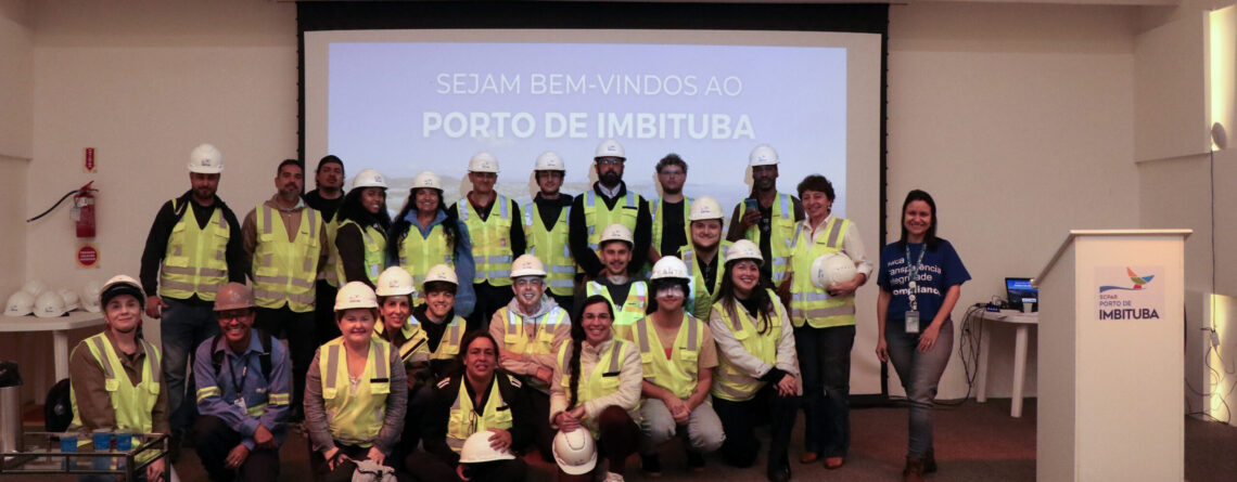 Porto de Imbituba recebe alunos do IFSC para apresentação sobre monitoramento da variação do nível do mar nas estações da rede maregráfica