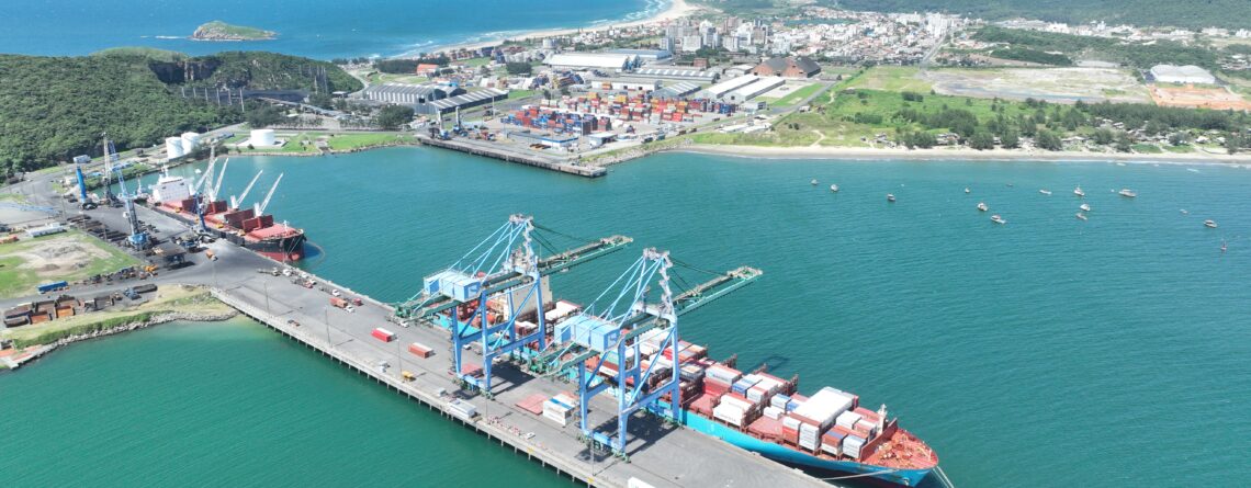 Terminal de Contêineres do Porto de Imbituba recebe investimentos de R$ 75 milhões da Santos Brasil