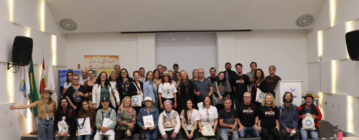 Workshop para debater a conservação da Mata Atlântica e o uso sustentável do butiá-da-praia é realizado no Porto de Imbituba
