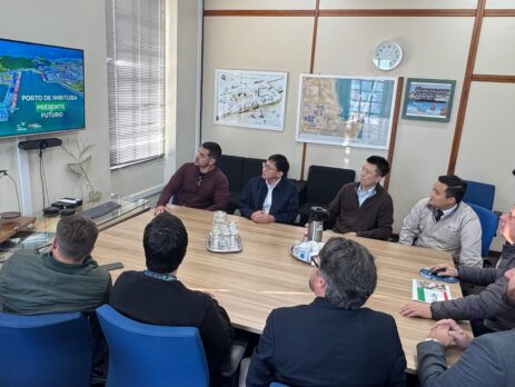 Porto de imbituba recebe visita de líder chinesa em maquinário pesado