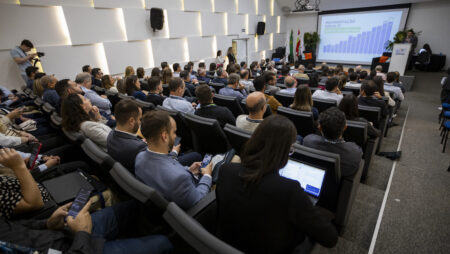 Porto de Imbituba participa do IMBCOMEX 2025 como patrocinador e destaque em painel sobre melhorias portuárias