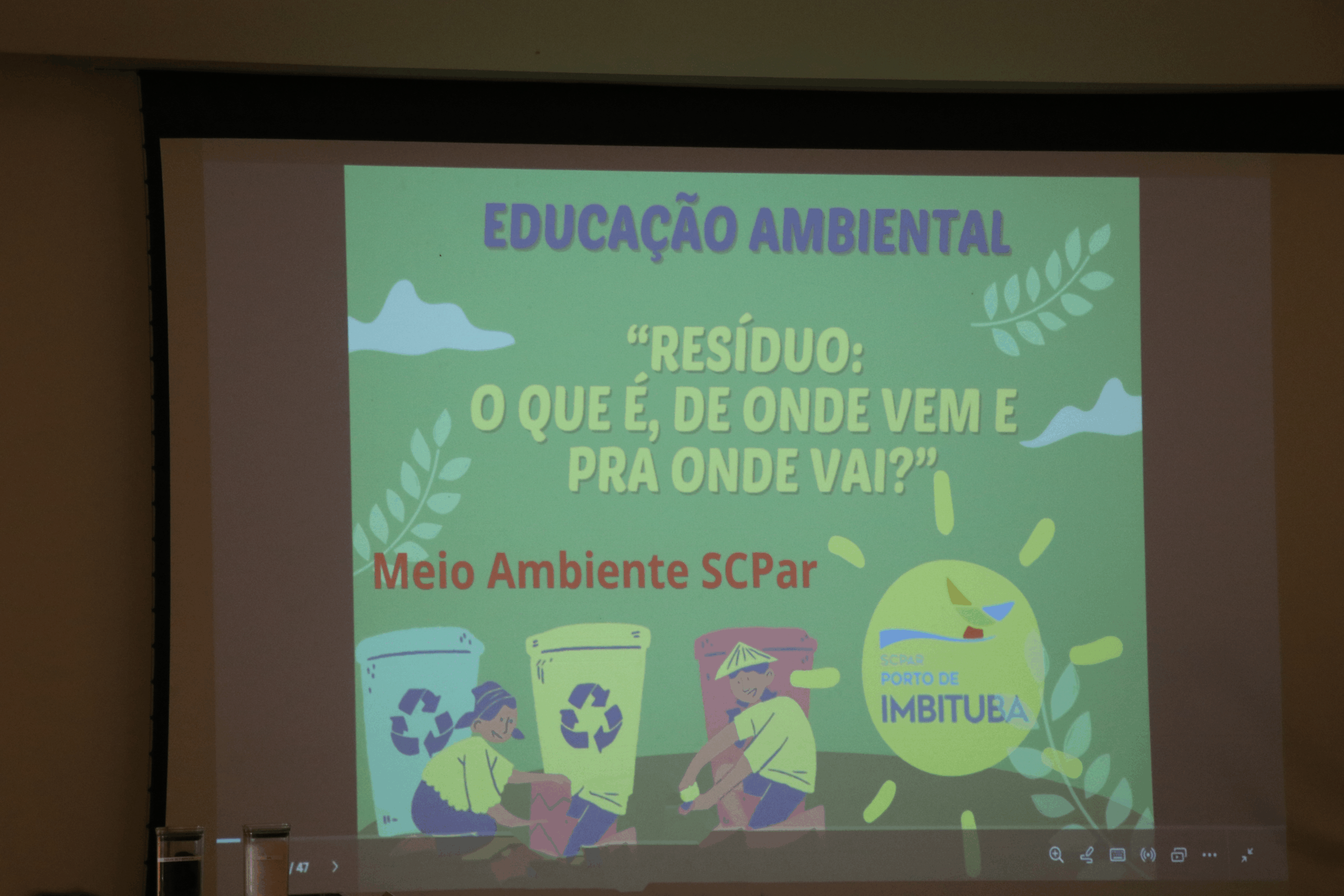 Porto de Imbituba realiza treinamento sobre gestão de resíduos para estagiários