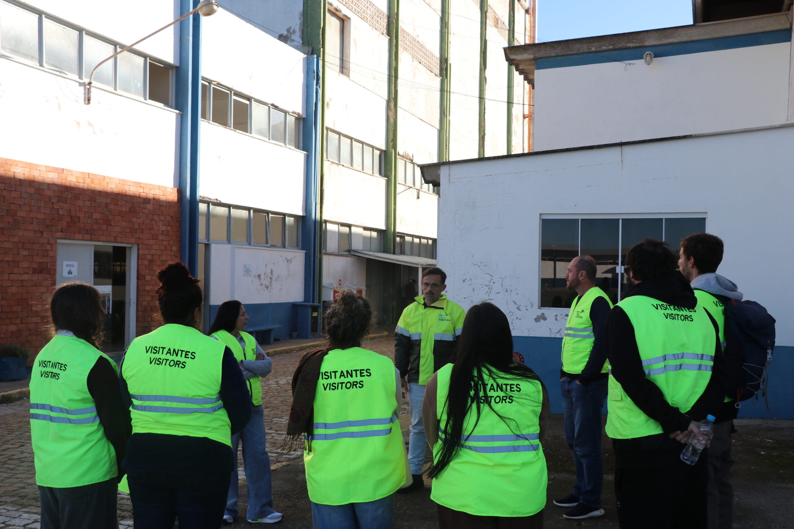 Porto de Laguna recebe alunos da Udesc para visita técnica às operações pesqueiras