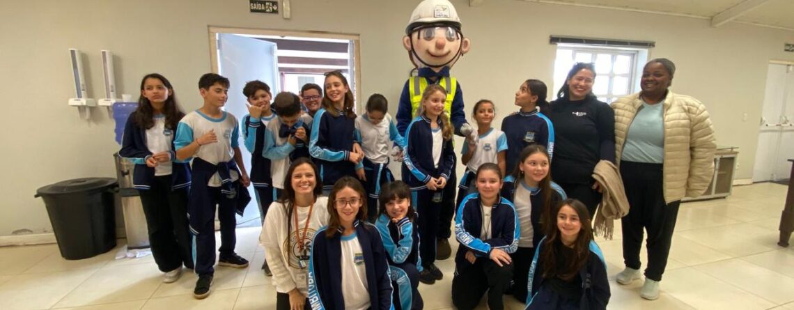 Projeto Costa Butiá conclui mais um curso atividades com estudantes da rede municipal em evento no Porto de Imbituba