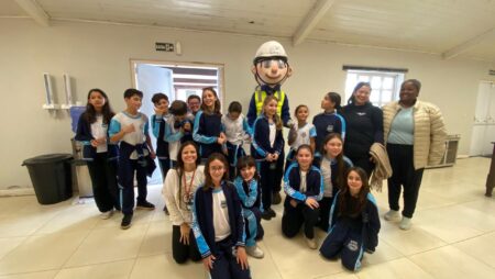 Projeto Costa Butiá conclui mais um curso atividades com estudantes da rede municipal em evento no Porto de Imbituba